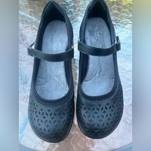 JBU Jambu Alicante Women 8 M Black Laser Cut Mary Jane Wedge  Vegan Textile